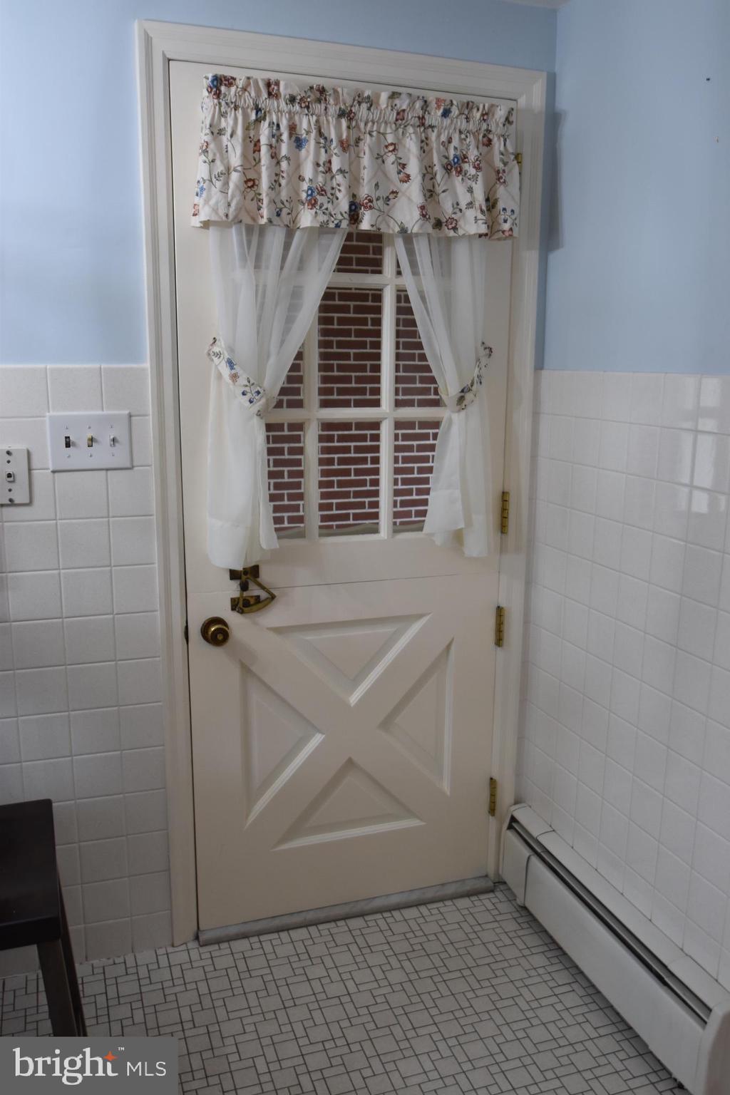 776 East Pumping Station Road Quakertown, PA 18951 - Photo 8 of 61 Kitchen door