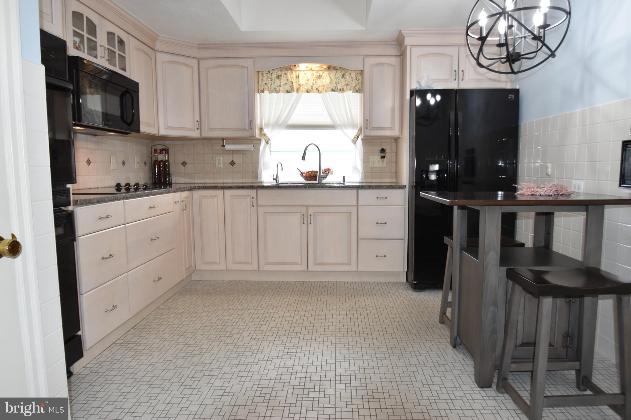 776 East Pumping Station Road Quakertown, PA 18951 - Photo 9 of 61 Kitchen