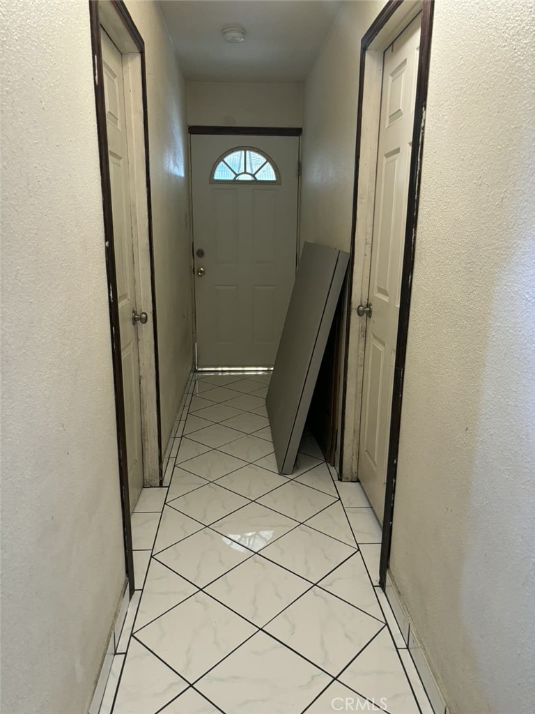 6911 Compton Avenue Los Angeles, CA 90001 - Photo 20 of 34