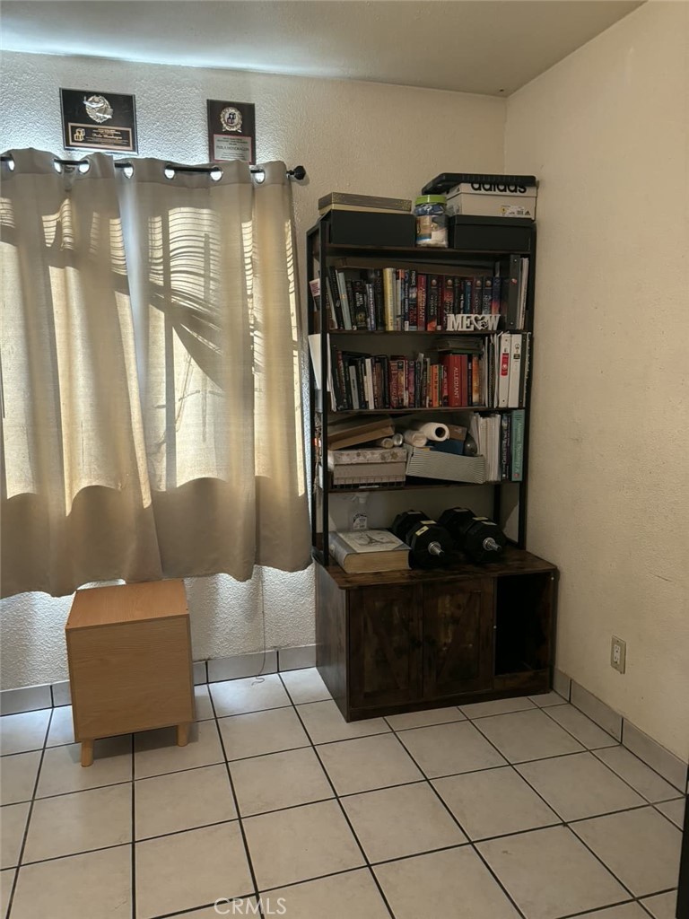 6911 Compton Avenue Los Angeles, CA 90001 - Photo 32 of 34