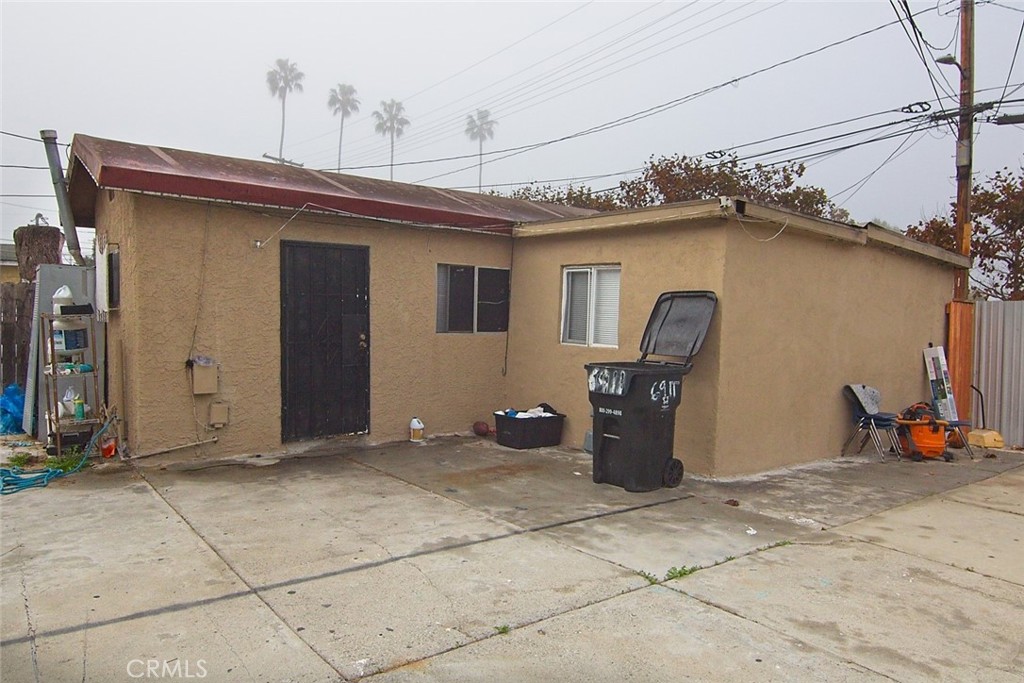 6911 Compton Avenue Los Angeles, CA 90001 - Photo 8 of 34