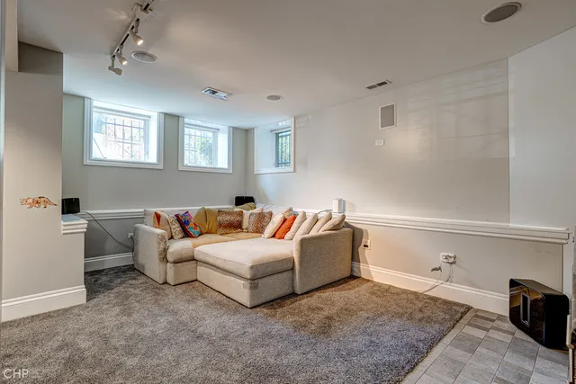 $4,500 | 2116 West Potomac Avenue, Unit 1, Chicago, IL 60622