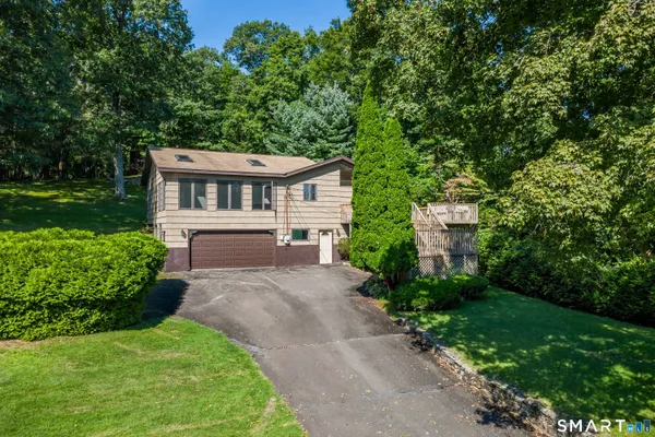 $499,000 | 1 Hayestown Heights, Danbury, CT 06811
