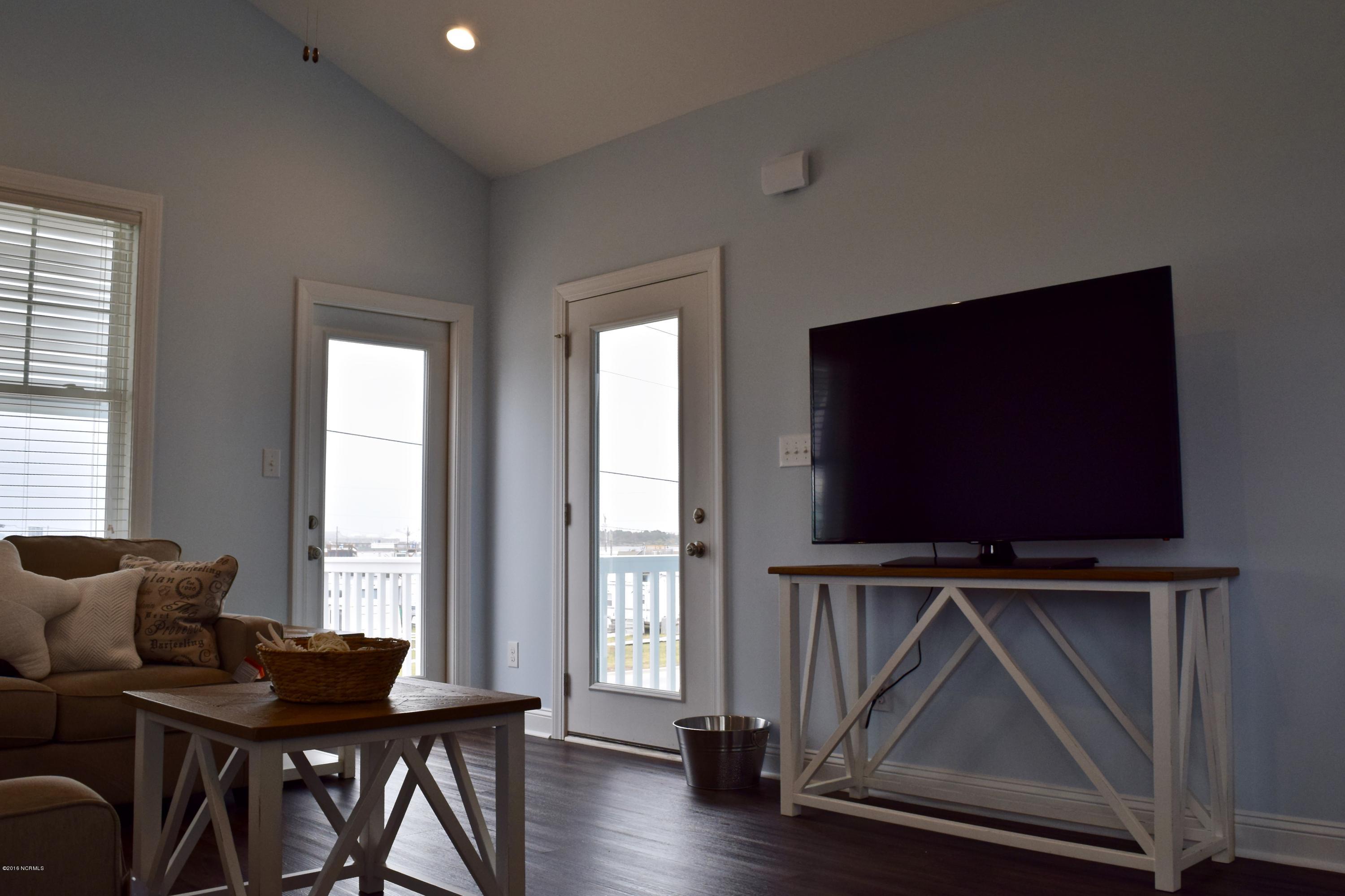 1500 East Fort Macon Road Atlantic Beach, NC 28512 - Photo 4 of 35 Large TV