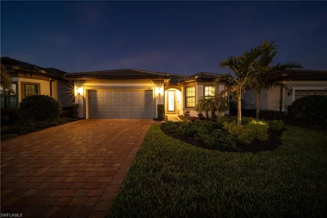$925,000 | 6699 Pennyroyal Drive, Naples, FL 34114