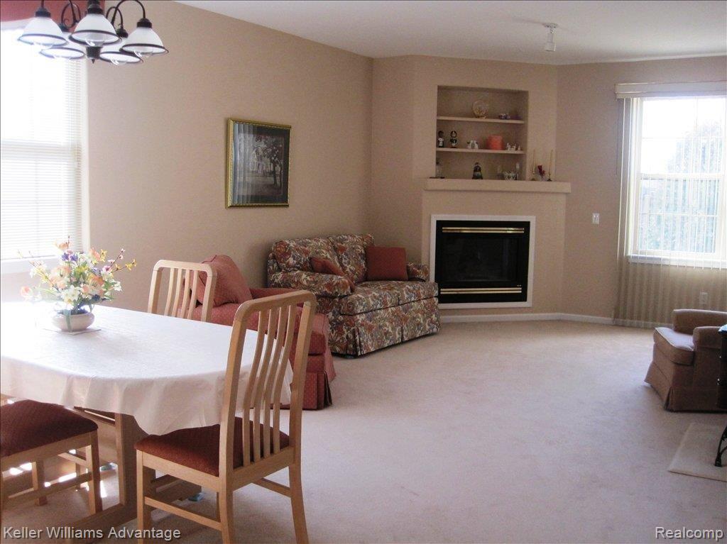28806 Five Mile Road, Unit 1 Livonia, MI 48154 - Photo 4 of 13 Great Room