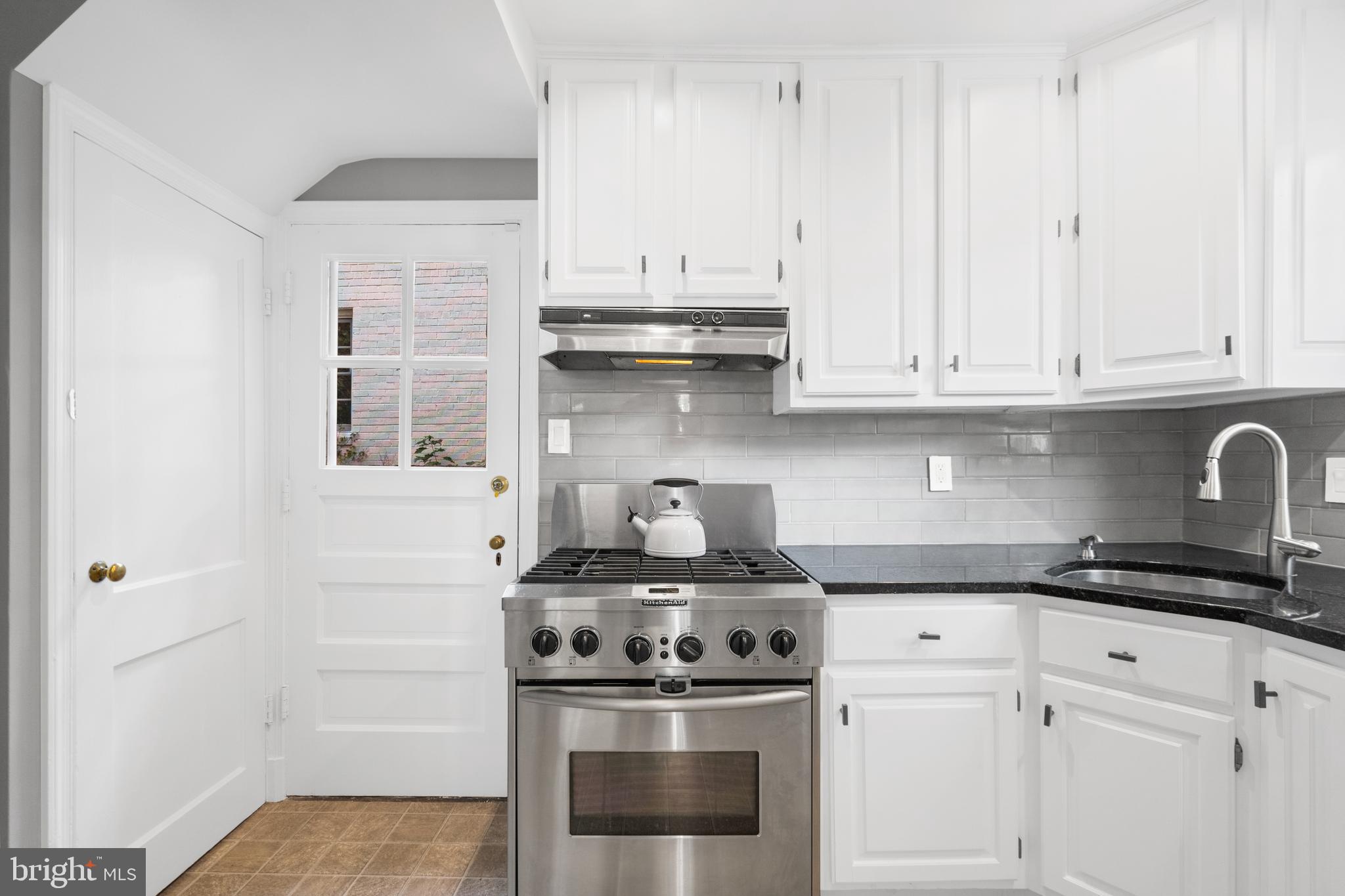 8820 Ridge Road Bethesda, MD 20817 - Photo 12 of 43