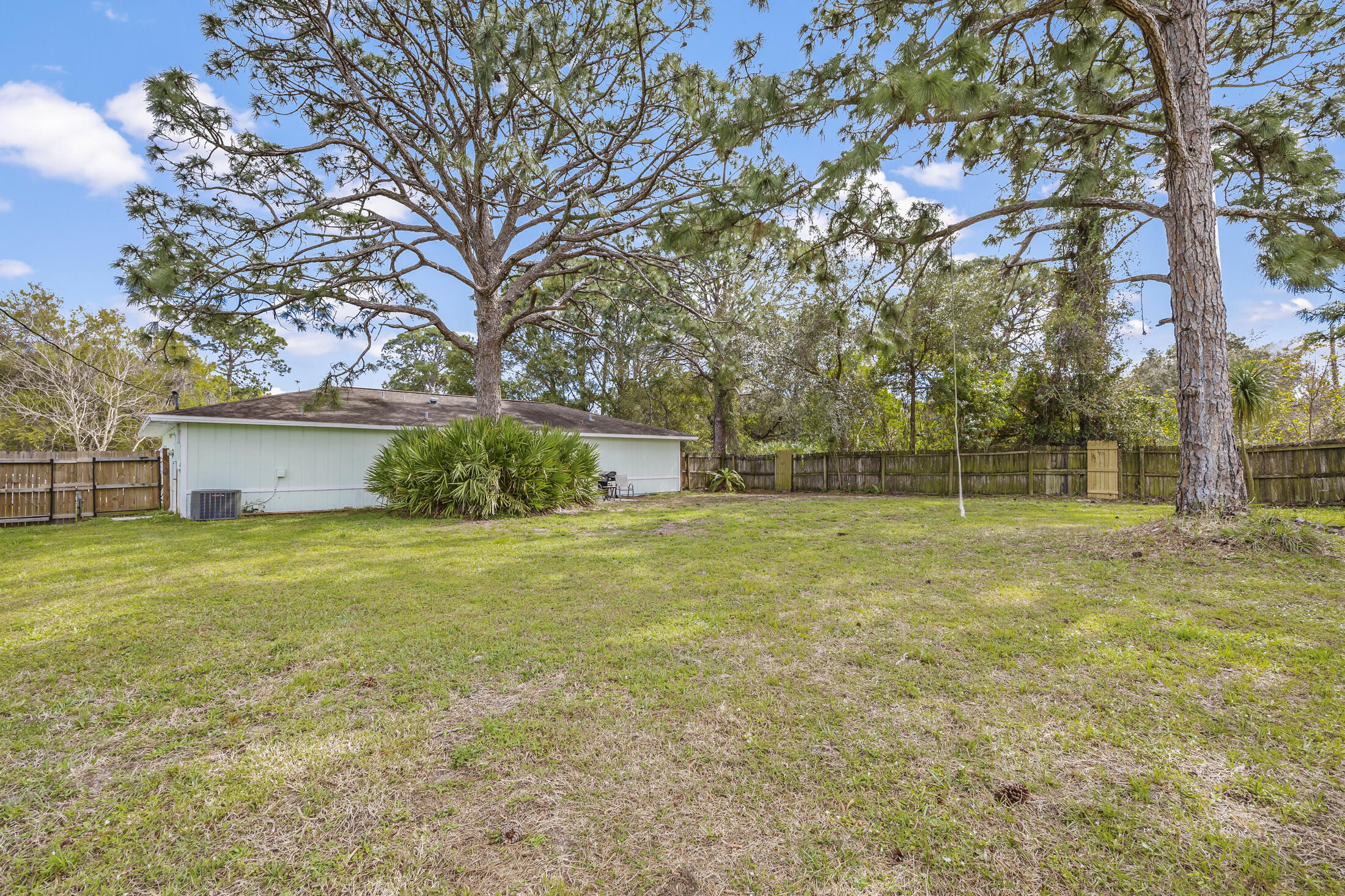 938 Cherokee Road Southeast Palm Bay, FL 32909 - Photo 2 of 29 a view of a garden