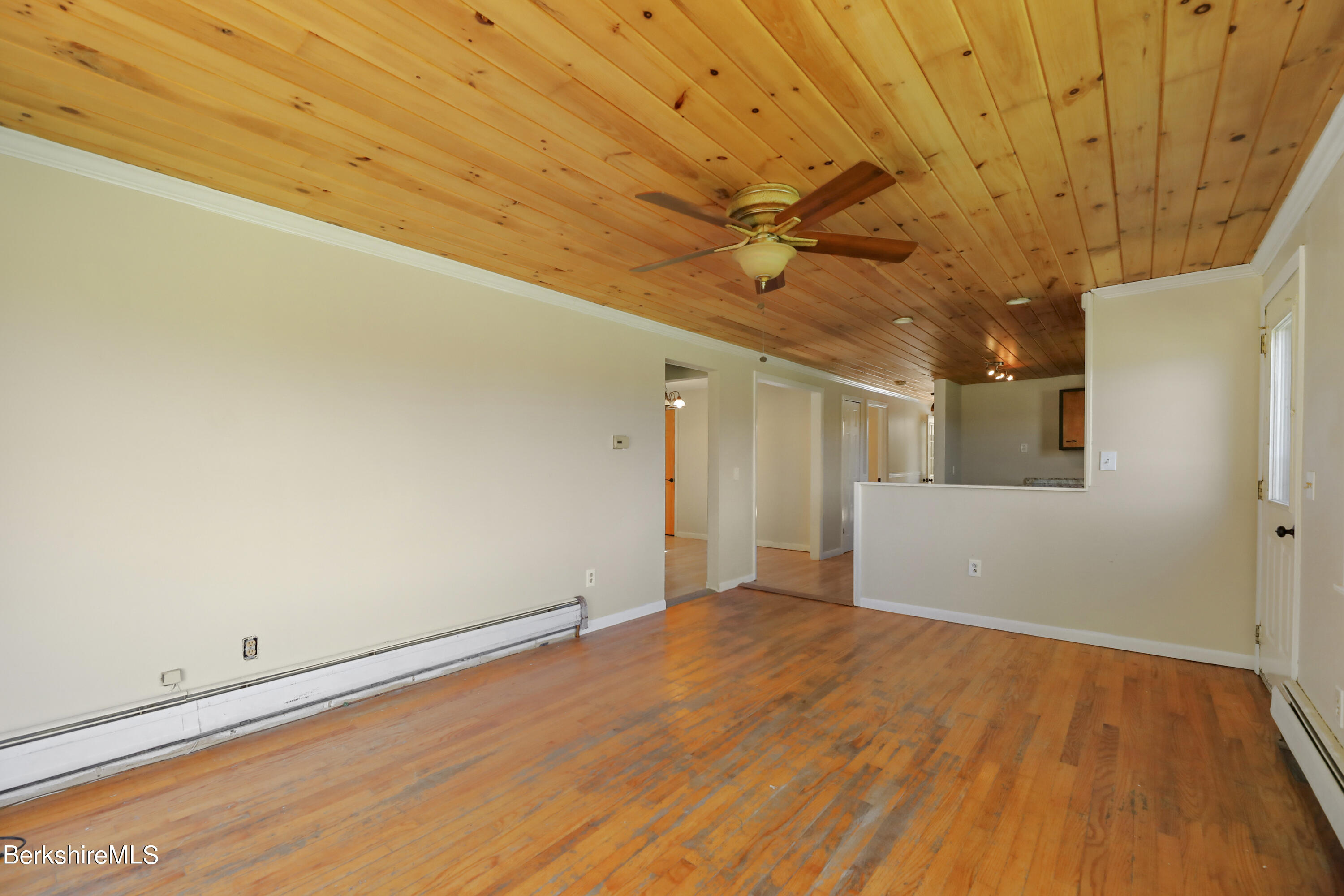 169 Montgomery Road Pownal, VT 05261 - Photo 10 of 19 35 Living Room