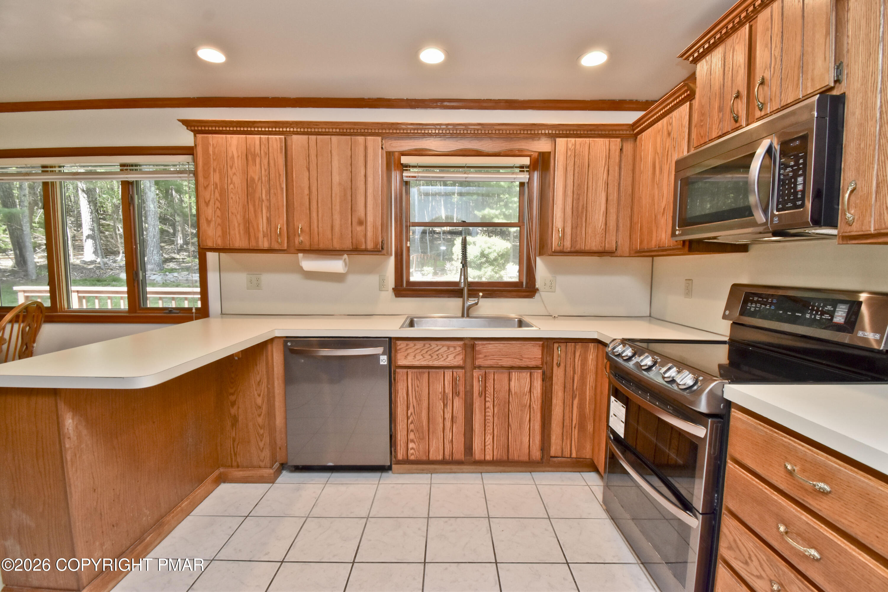 1220 Kroucher Road Stroudsburg, PA 18360 - Photo 16 of 57 4 Kitchen (7)