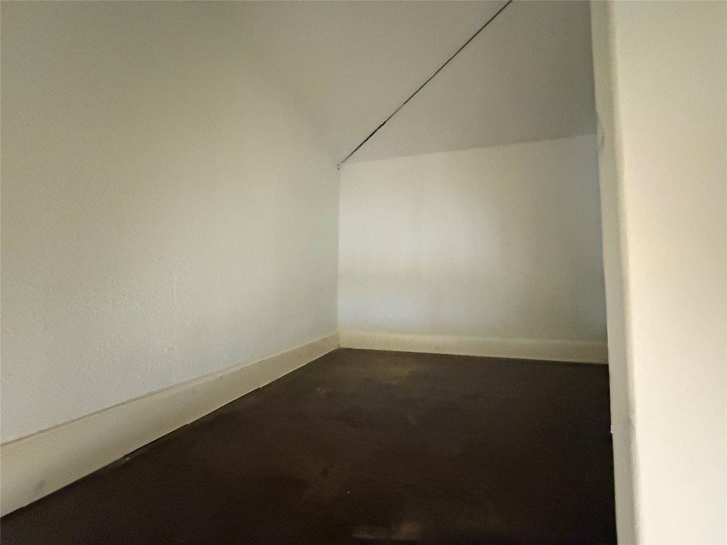 5914 Cullen Boulevard Houston, TX 77021 - Photo 14 of 16 a view of an empty room