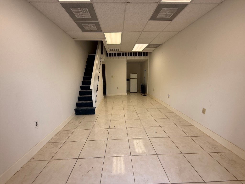 5914 Cullen Boulevard Houston, TX 77021 - Photo 5 of 16 a view of an empty room