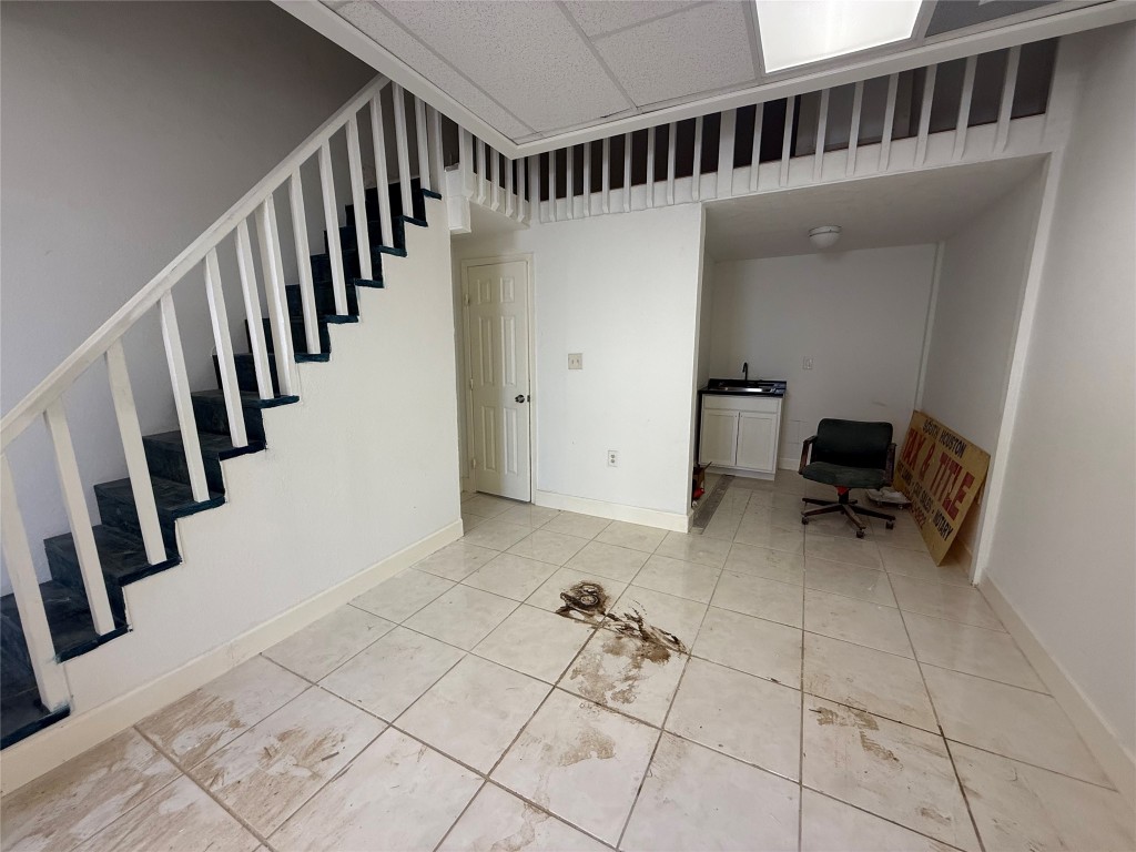 5914 Cullen Boulevard Houston, TX 77021 - Photo 10 of 16 a view of livingroom with furniture and stairs