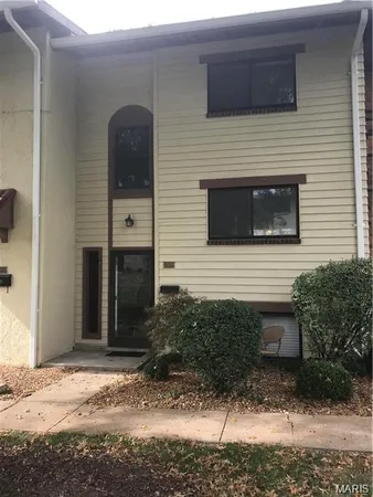 $1,550 | 124 Carmel Woods Drive, Ellisville, MO 63021