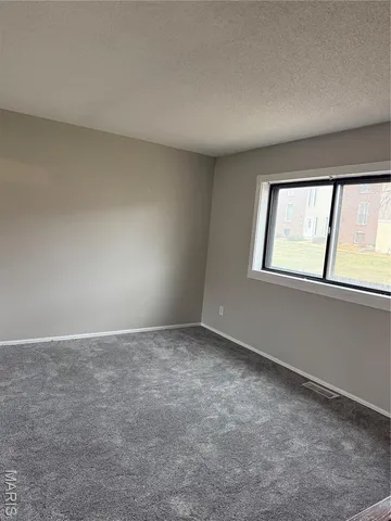 $1,700 | 124 Carmel Woods Drive, Ellisville, MO 63021