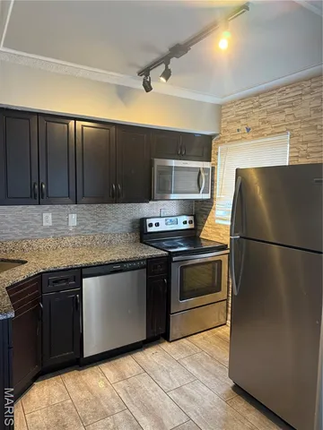 $1,700 | 124 Carmel Woods Drive, Ellisville, MO 63021