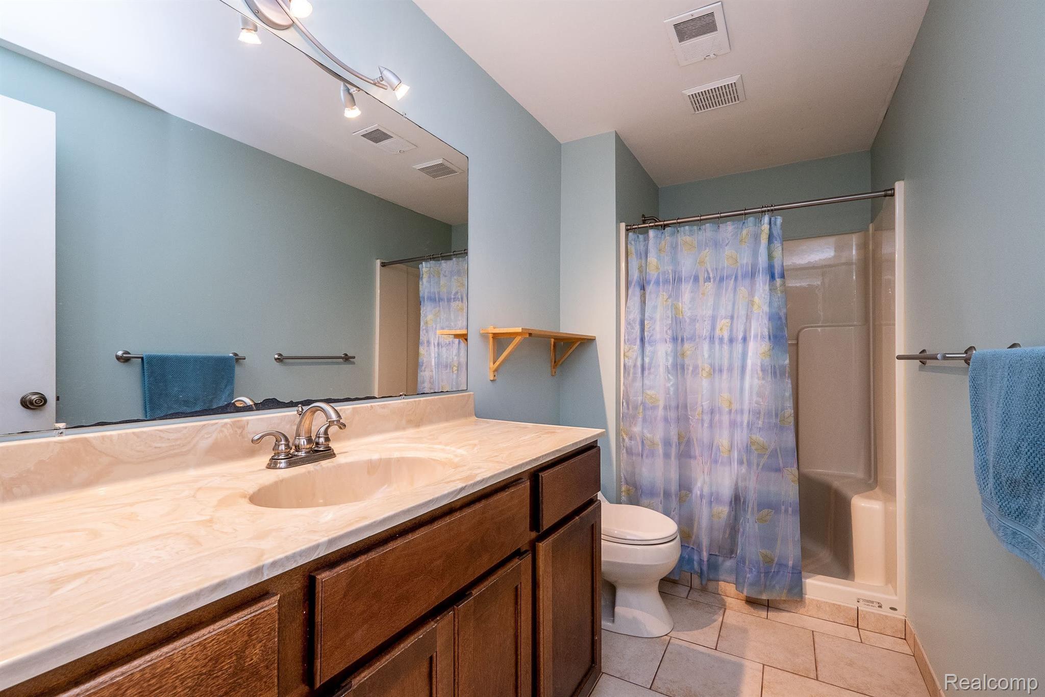 3893 Cheryl Drive Commerce Township, MI 48382 - Photo 23 of 52 Gallery Image 23
