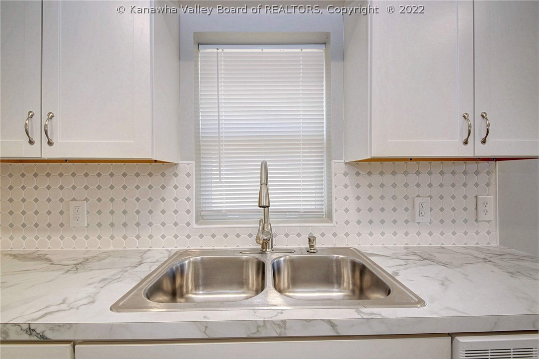3386 Charleston Road Poca, WV 25159 - Photo 10 of 40 Gallery Image 10