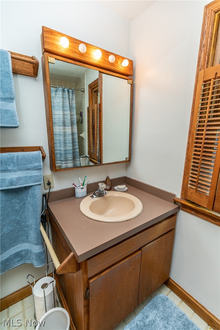 943 Beverly Road Cleveland Heights, OH 44121 - Photo 11 of 26