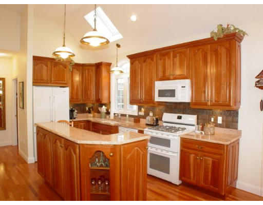 16 Arbor Road Dracut, MA 01826 - Photo 6 of 21 Gallery Image 6