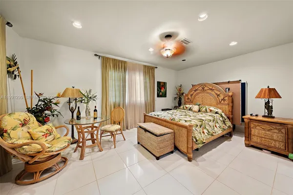 $6,450,000 | 1047 South South Lake Drive, Hollywood, FL 33019