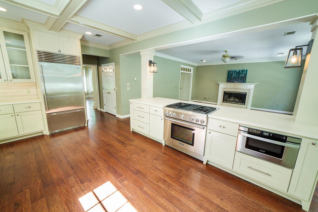 707 Double Churches Road Columbus, GA 31904 - Photo 20 of 59 Chef's kitchen w Thermador & SubZero appliances.