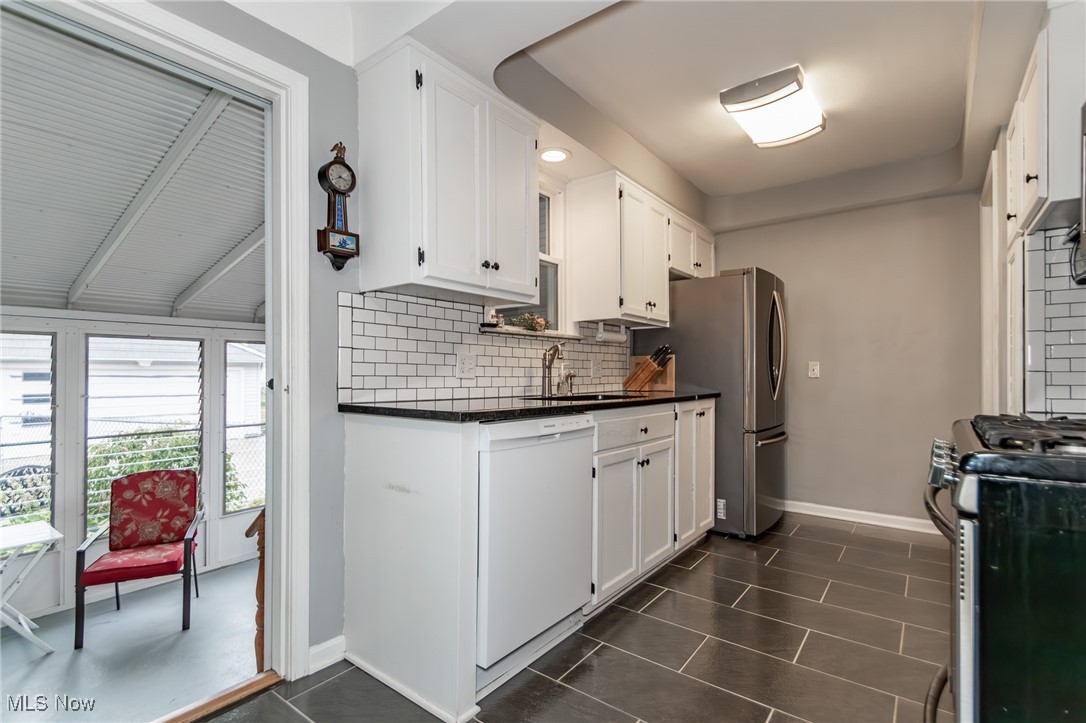 396 Clarmont Road Willowick, OH 44095 - Photo 3 of 40 Gallery Image 3