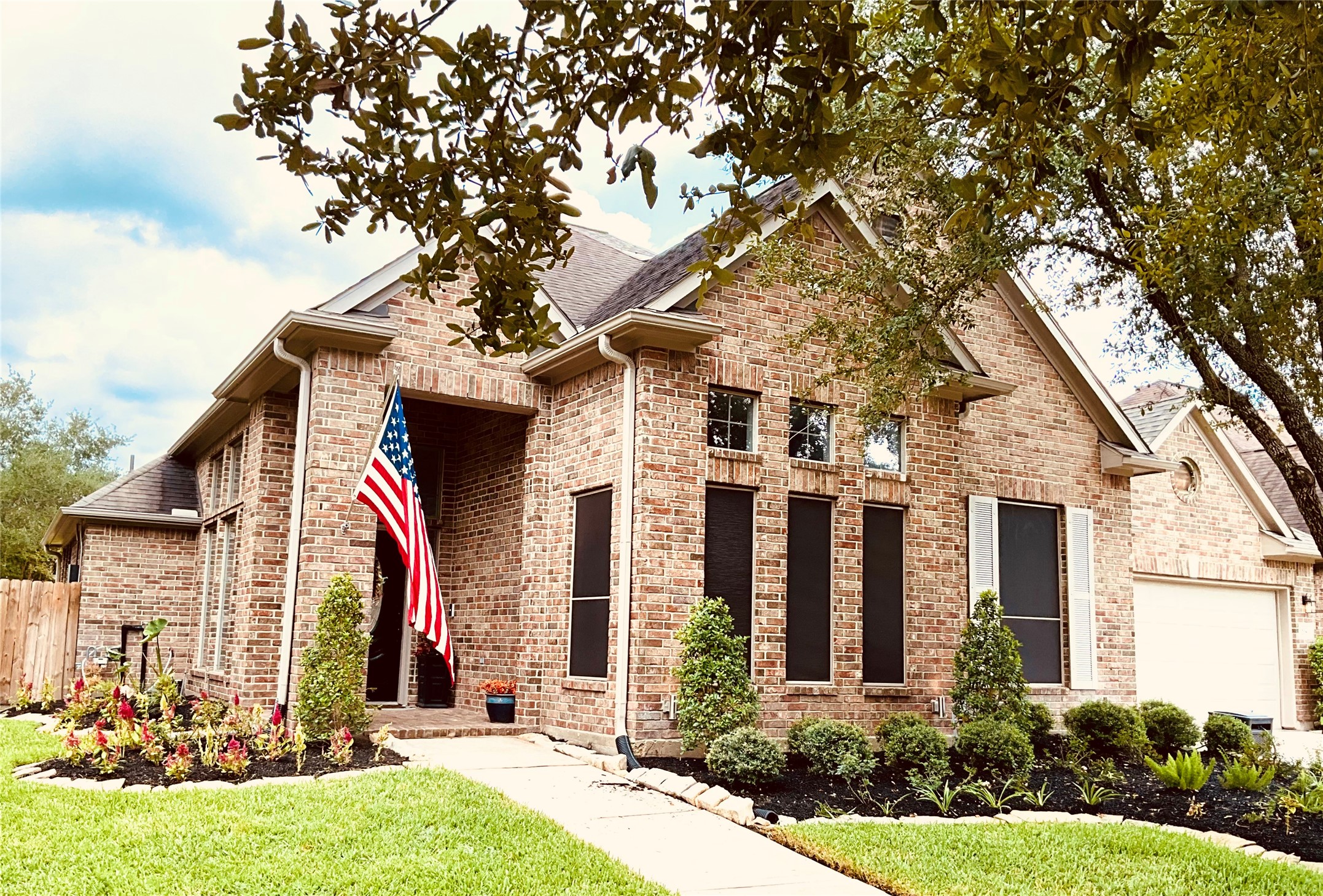 front view of house with a yard