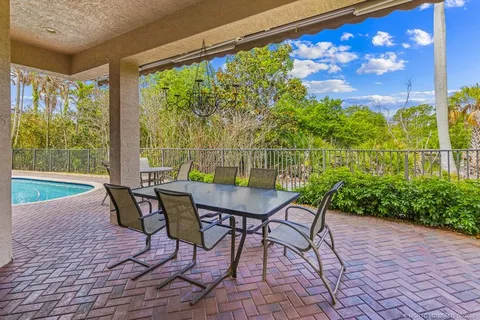$925,000 | 904 Southwest Pebble Lane, Palm City, FL 34990