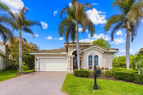 $925,000 | 904 Southwest Pebble Lane, Palm City, FL 34990