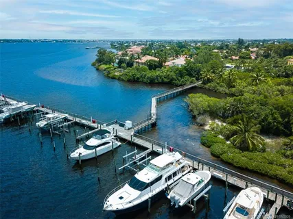 $925,000 | 904 Southwest Pebble Lane, Palm City, FL 34990