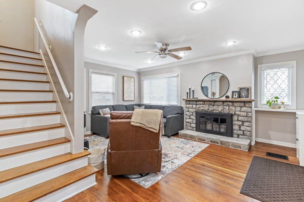 307 Demorest Road Columbus, OH 43204 - Photo 9 of 28 307 Demorest Road-9.jpg-SMALL