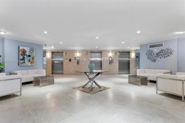 $2,000 | 600 Parkview Drive, Unit 217, Hallandale Beach, FL 33009