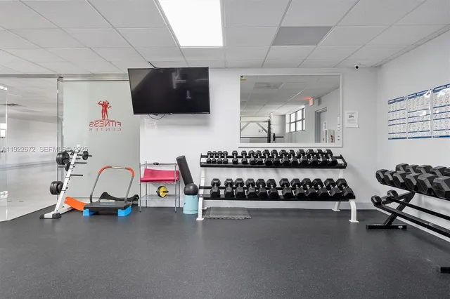 $2,000 | 600 Parkview Drive, Unit 217, Hallandale Beach, FL 33009