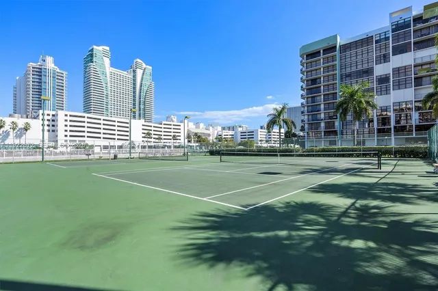 $2,000 | 600 Parkview Drive, Unit 217, Hallandale Beach, FL 33009