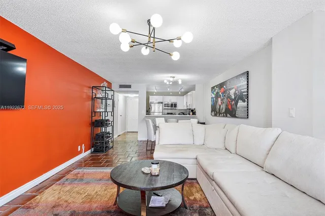 $2,000 | 600 Parkview Drive, Unit 217, Hallandale Beach, FL 33009