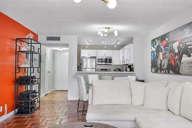 $2,000 | 600 Parkview Drive, Unit 217, Hallandale Beach, FL 33009