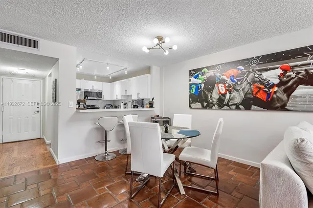 $2,000 | 600 Parkview Drive, Unit 217, Hallandale Beach, FL 33009