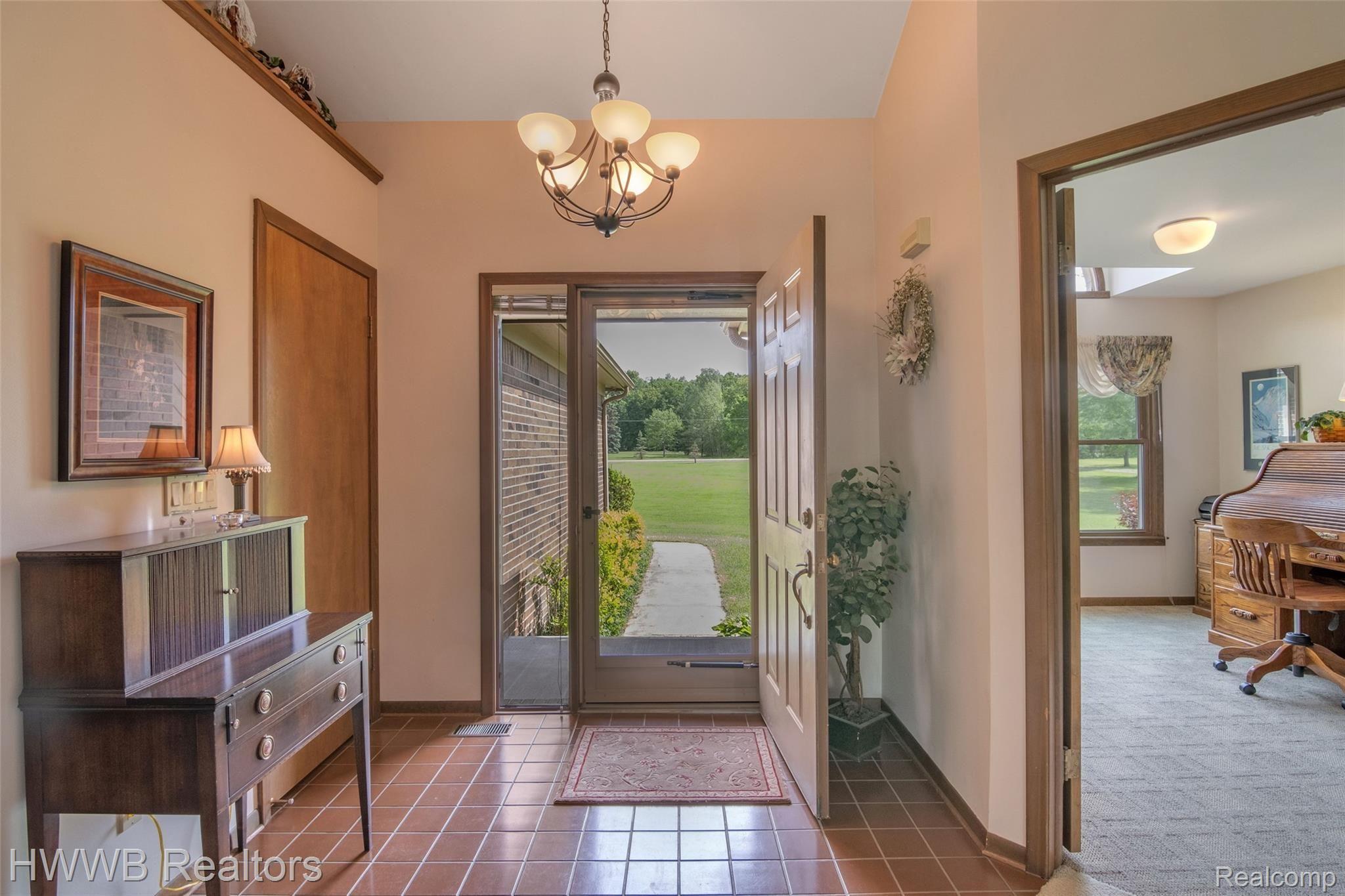 3628 Warner Road Howell, MI 48855 - Photo 9 of 58 Foyer