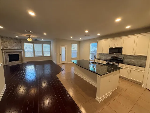 $2,950 | 2341 Leeward Place, Little Elm, TX 75068