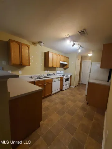 $1,100 | 405 31st Street, Unit B, Gulfport, MS 39507