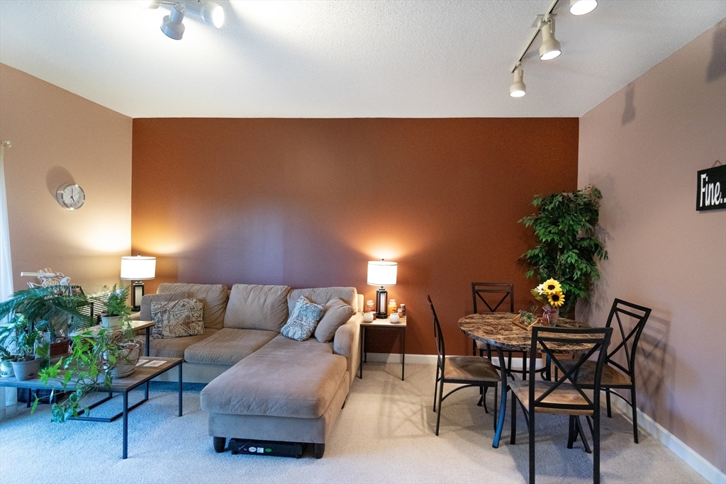 23 Hampshire Road, Unit 404 Methuen, MA 01844 - Photo 9 of 23