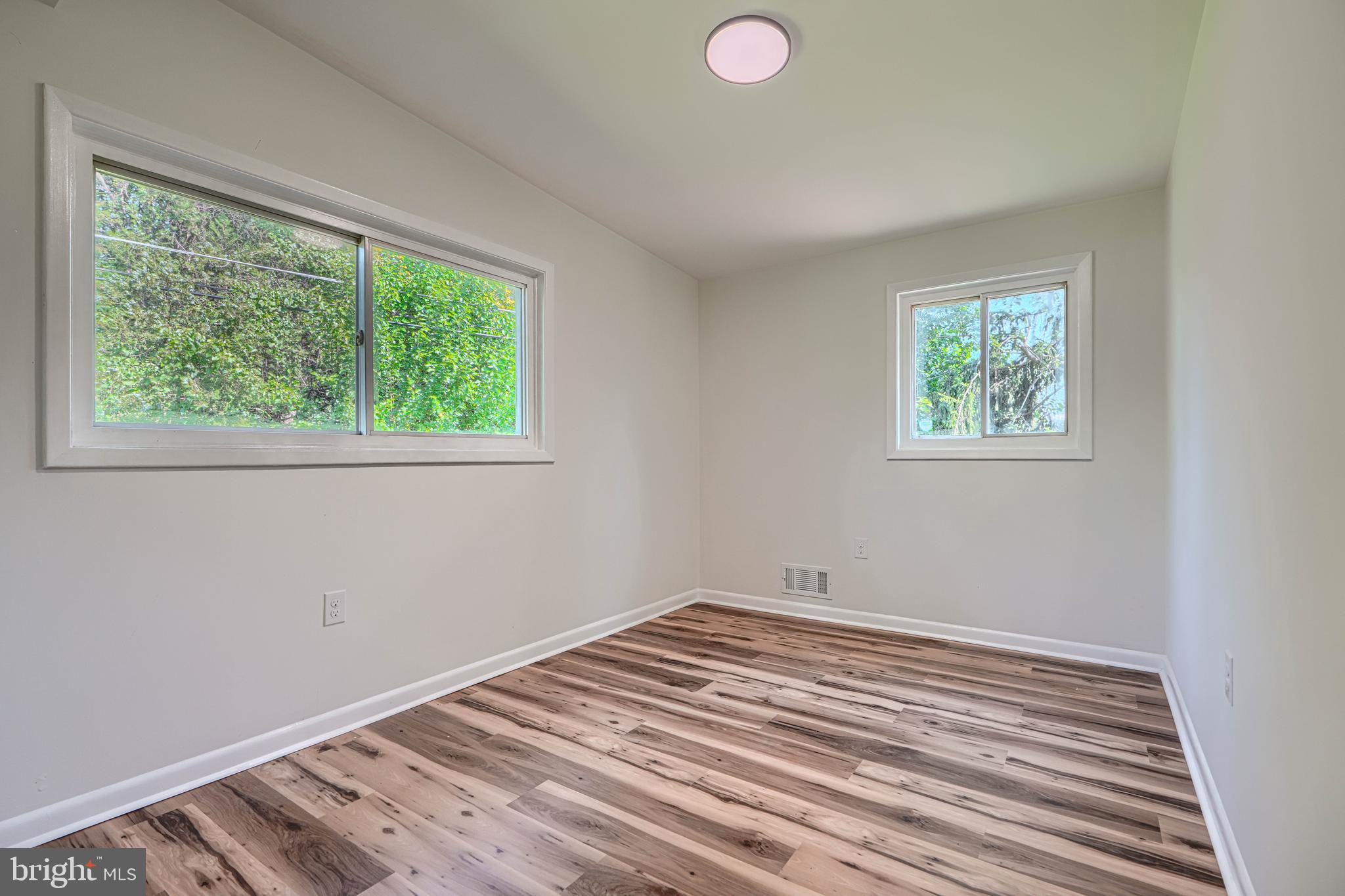 6821 Barnett Road Baltimore, MD 21239 - Photo 20 of 41