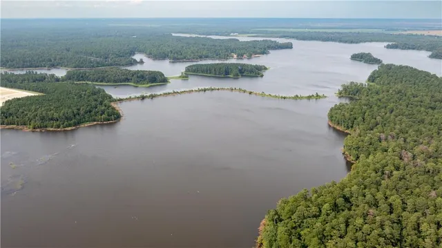 $260,000 | 106 Indian Hills Road, Forest Hill, LA 71430