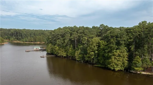 $260,000 | 106 Indian Hills Road, Forest Hill, LA 71430