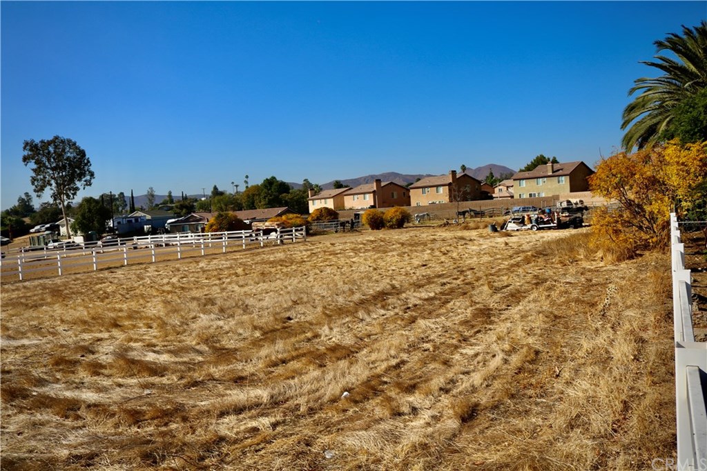 10327 Wells Riverside Ca Riverside, CA 92505 - Photo 11 of 23