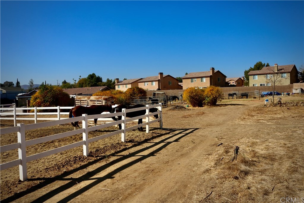 10327 Wells Riverside Ca Riverside, CA 92505 - Photo 12 of 23