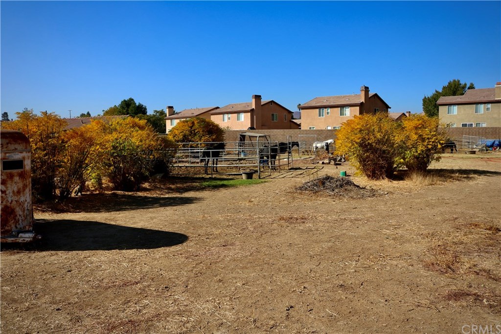 10327 Wells Riverside Ca Riverside, CA 92505 - Photo 13 of 23