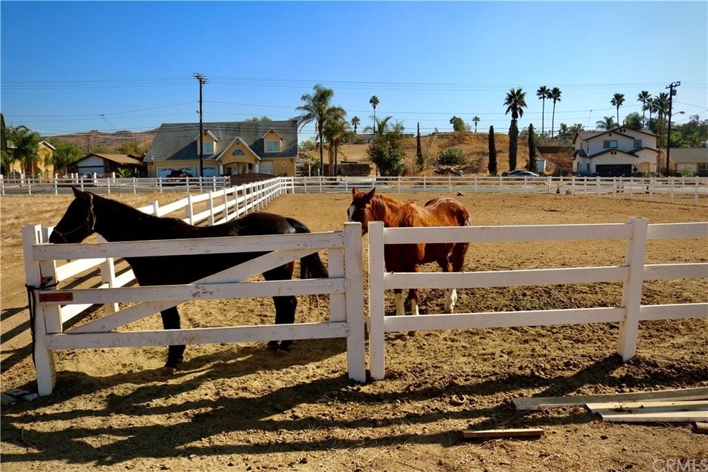10327 Wells Riverside Ca Riverside, CA 92505 - Photo 14 of 23