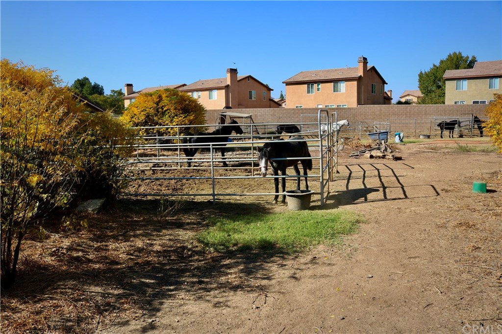 10327 Wells Riverside Ca Riverside, CA 92505 - Photo 16 of 23